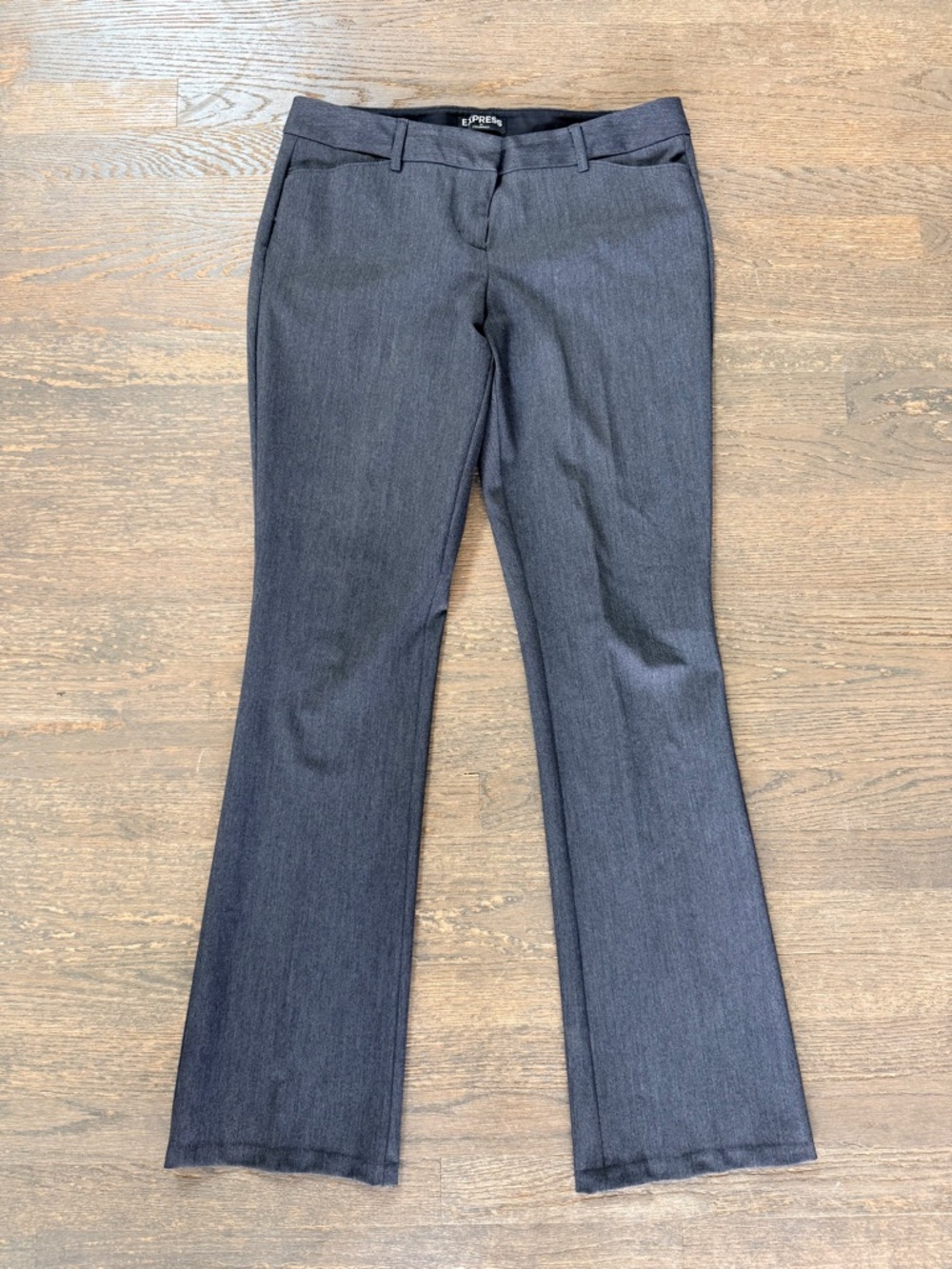 Express Women's Columnist Dress Pants
Gray size 8R